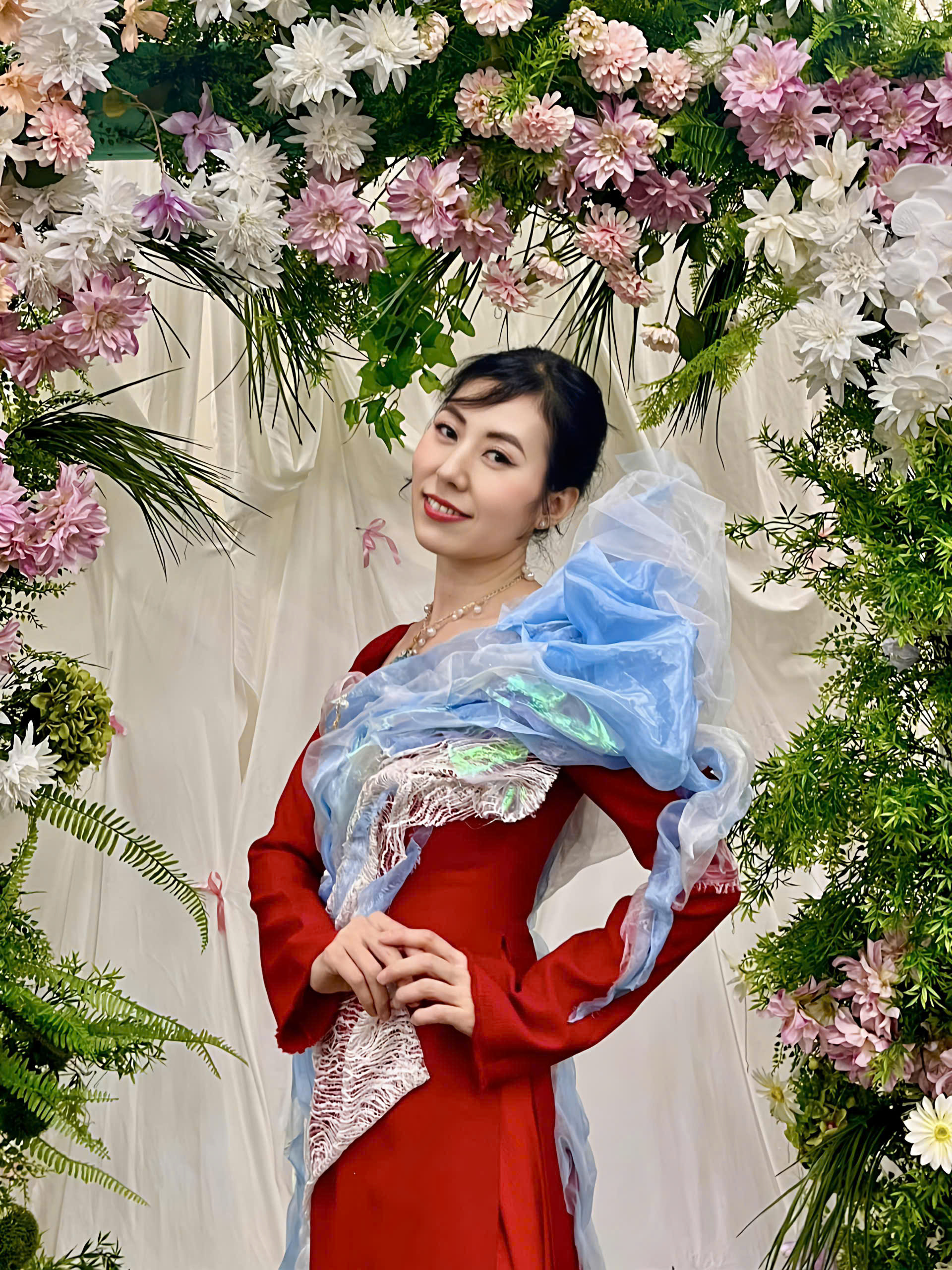 NTK Lê Minh Phú- TS Quỳnh Paris: Hai thế hệ, một tình yêu thời trang - Ảnh 2.
