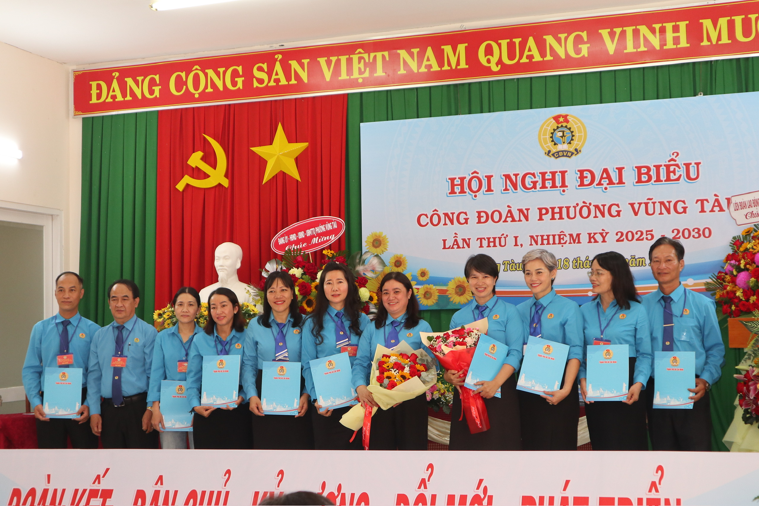 Đổi mới hoạt động để bảo vệ, chăm lo tốt hơn cho đoàn viên - lao động - Ảnh 3.