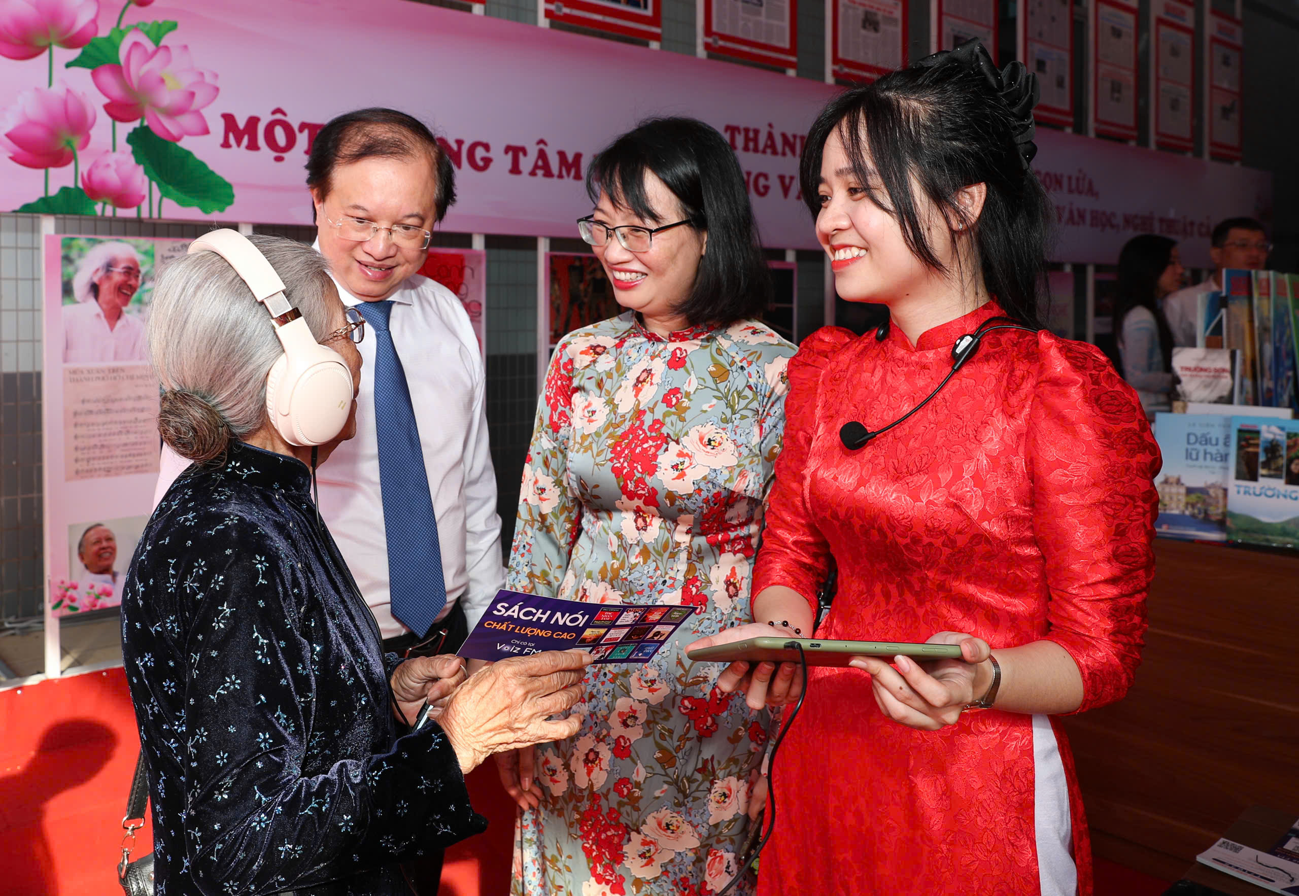 Bí thư Trần Lưu Quang dự Hội nghị Tổng kết 50 năm văn học, nghệ thuật TP HCM - Ảnh 5.