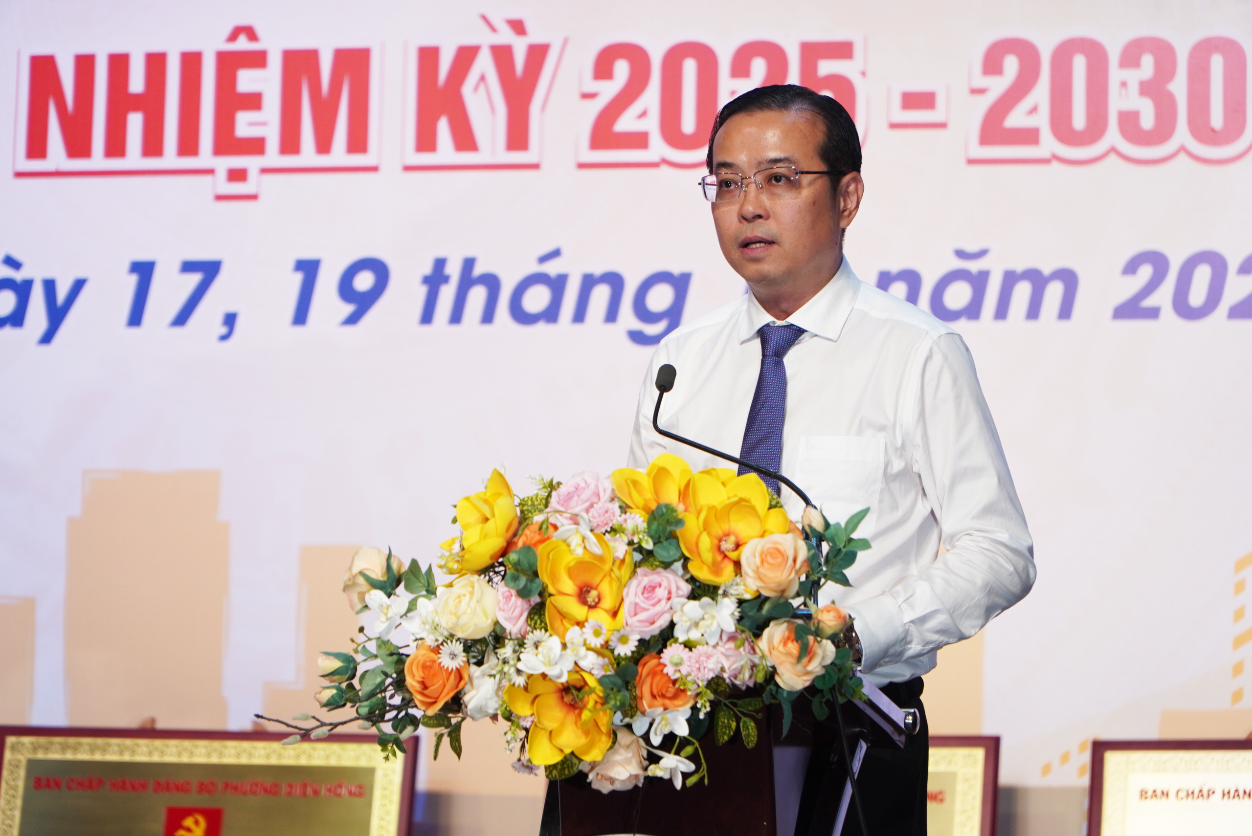 B&iacute; thư Đảng ủy phường Di&ecirc;n Hồng y&ecirc;u cầu họp &iacute;t, l&agrave;m nhiều; &iacute;t thủ tục, nhiều nụ cười - Ảnh 3.