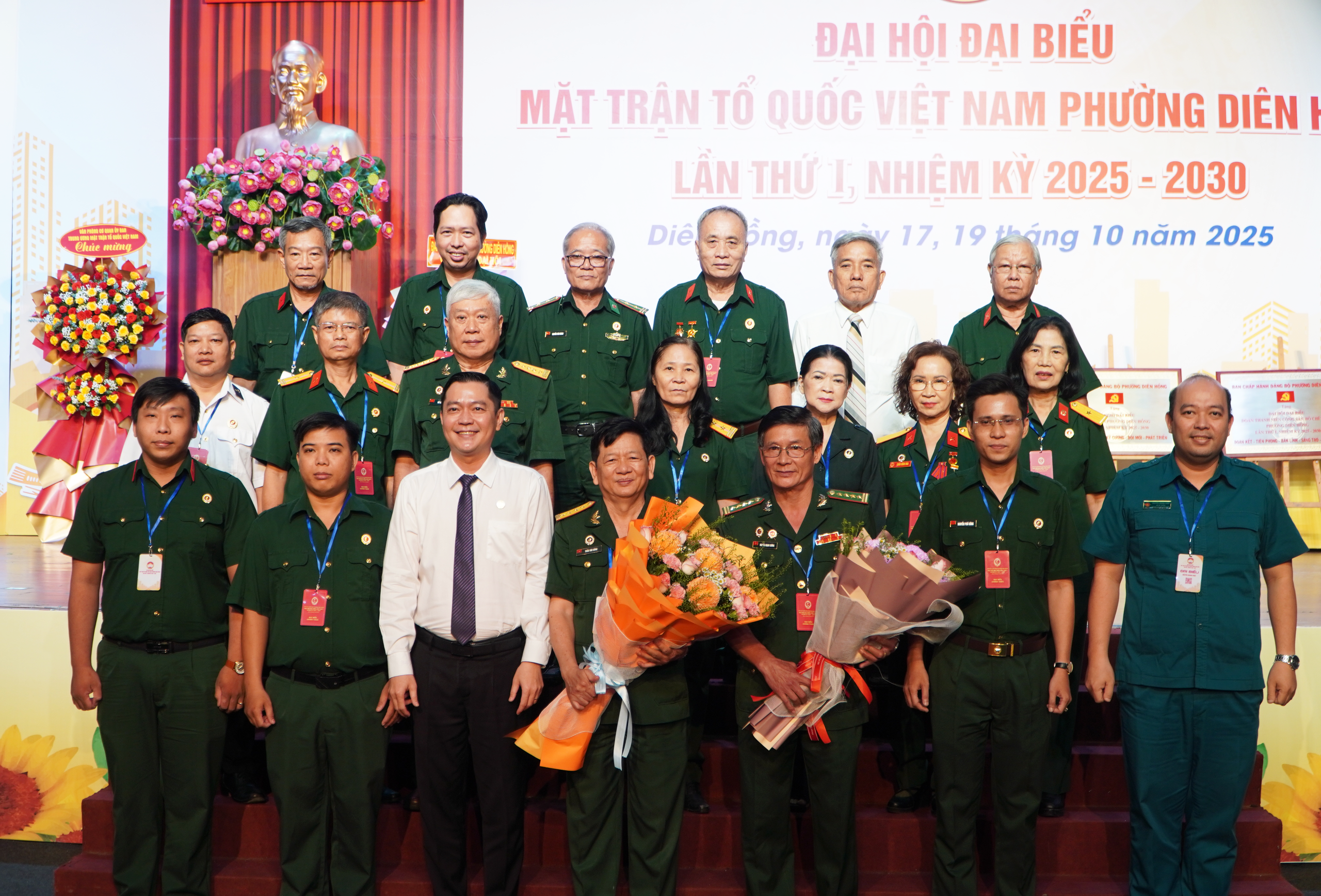 B&iacute; thư Đảng ủy phường Di&ecirc;n Hồng y&ecirc;u cầu họp &iacute;t, l&agrave;m nhiều; &iacute;t thủ tục, nhiều nụ cười - Ảnh 7.