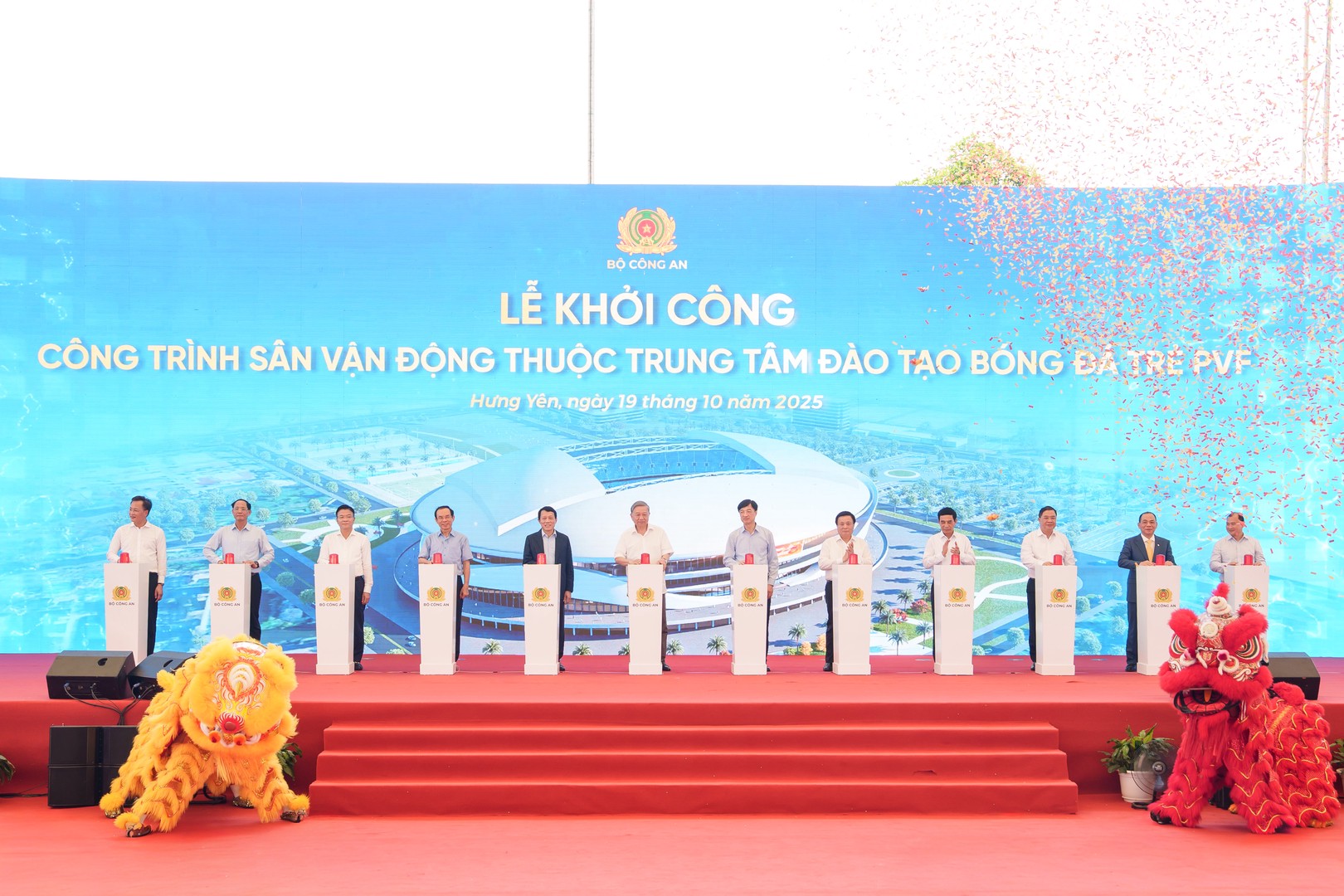Tổng B&iacute; thư T&ocirc; L&acirc;m khởi c&ocirc;ng x&acirc;y dựng s&acirc;n vận động PVF hiện đại nhất Việt Nam - Ảnh 3.