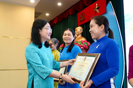 Hài hòa việc nước, việc nhà - Ảnh 1.