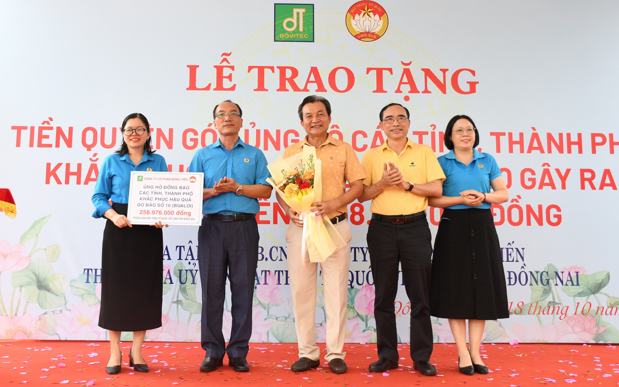 Hình ảnh ấm áp của công nhân một công ty ở Đồng Nai hướng về người dân bị ảnh hưởng bão