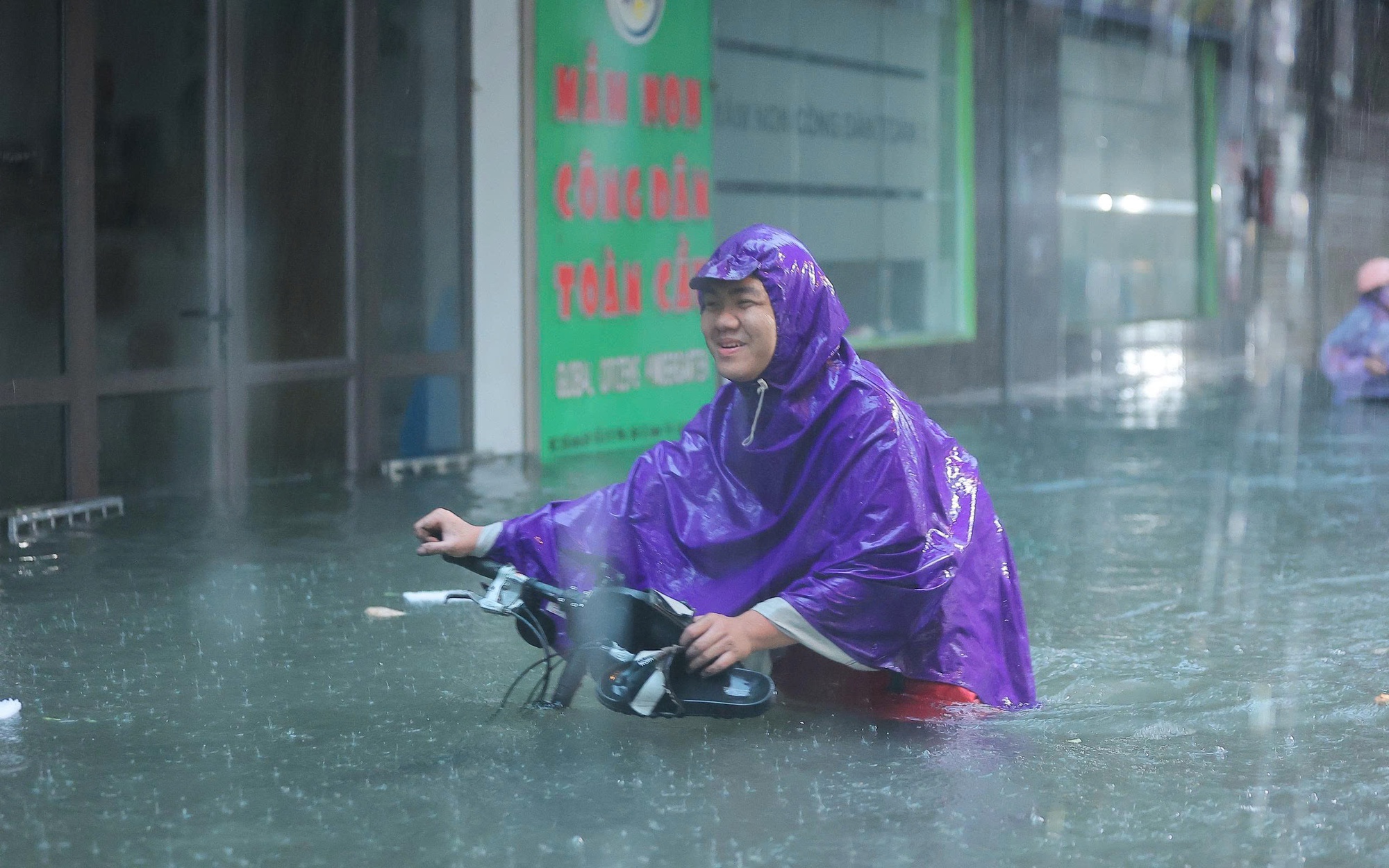 Hà Nội vẫn còn nhiều điểm ngập úng