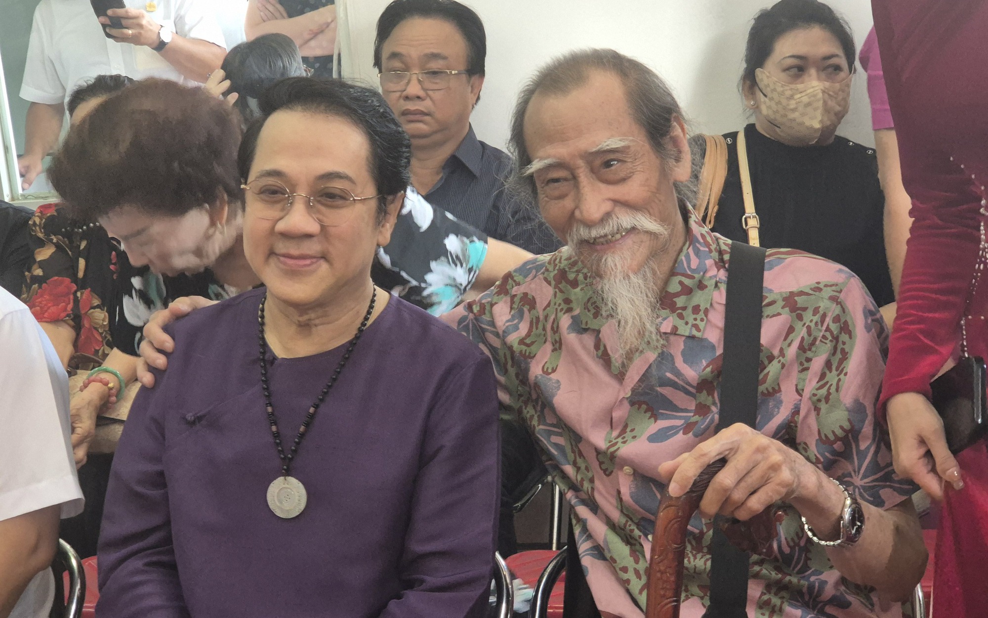 NSƯT Bảo Quốc, NSƯT Thành Lộc… tụ hội tại Nhà thờ Tổ