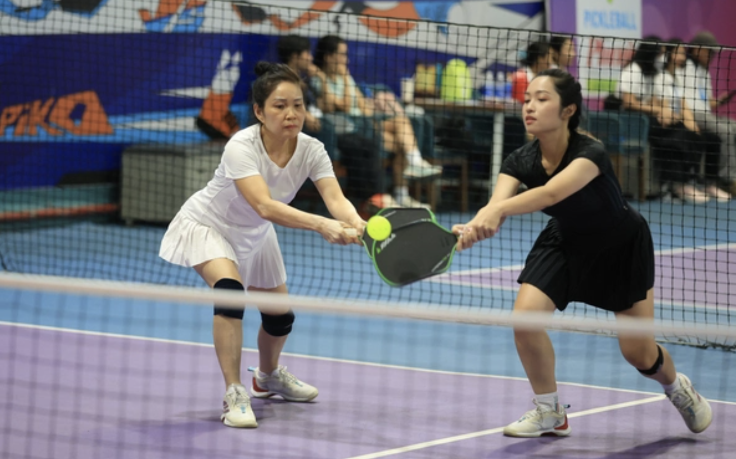 Giải pickleball Báo Phụ nữ TP HCM: "Tăng yêu thương - Thêm vui khỏe"