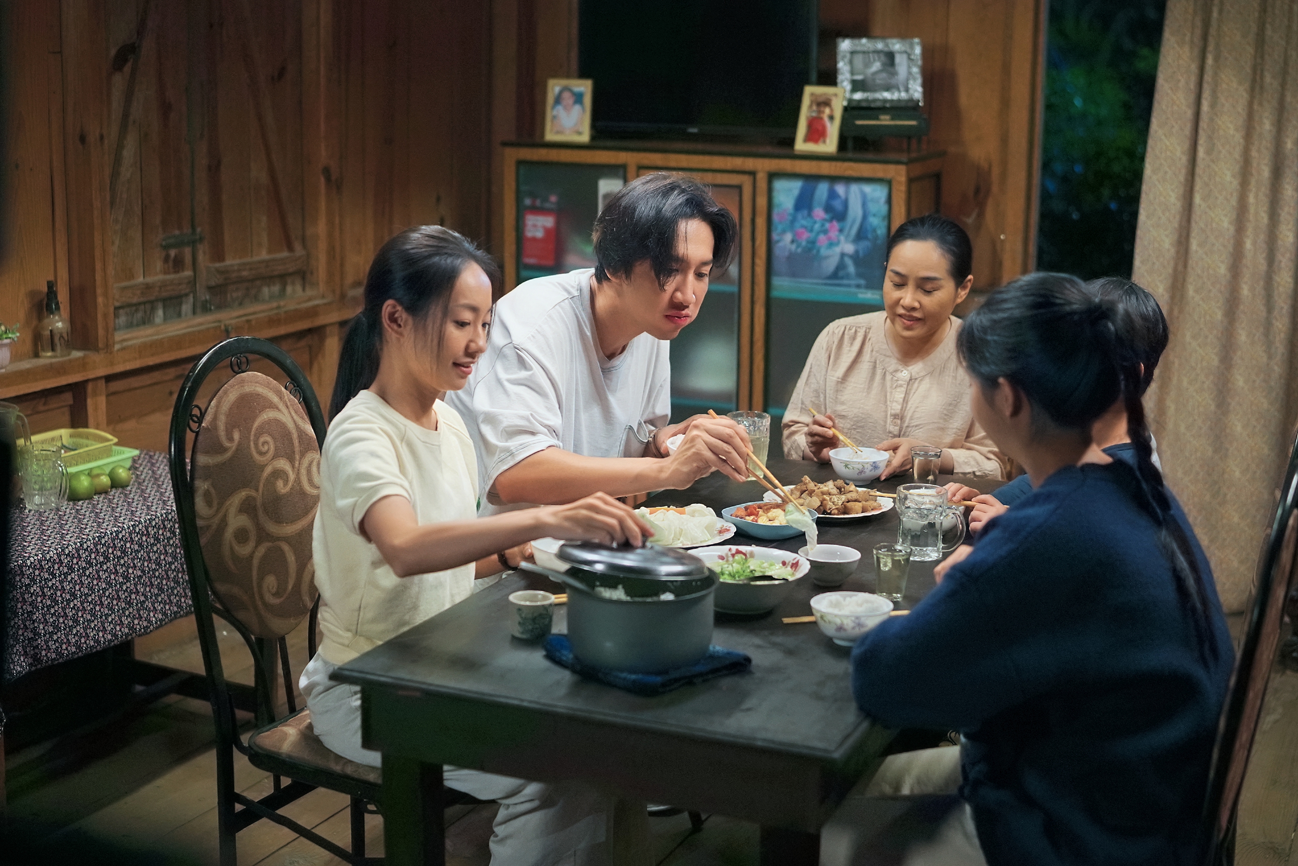 Jun Phạm, Tiến Luật, Đăng Khôi… ủng hộ Duy Khánh, Lee Kwang-soo - Ảnh 22.