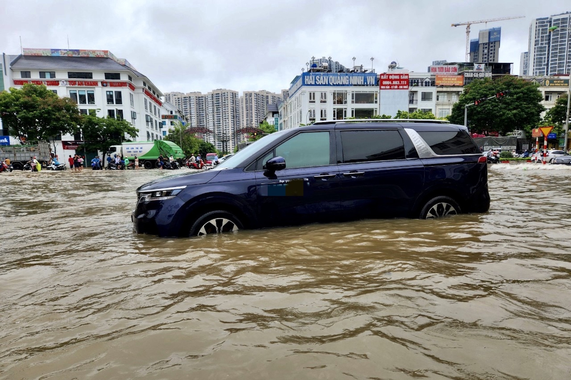 Gi&aacute; nh&agrave; đất Triều Kh&uacute;c H&agrave; Nội tăng cao bất chấp ngập lụt - Ảnh 4.