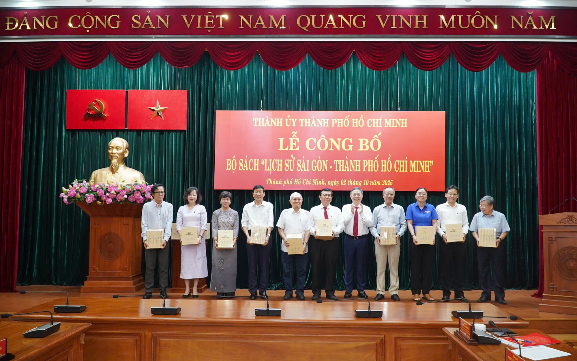Ra mắt bộ sách "Nhà văn hiện đại" của Vũ Ngọc Phan - Ảnh 2.
