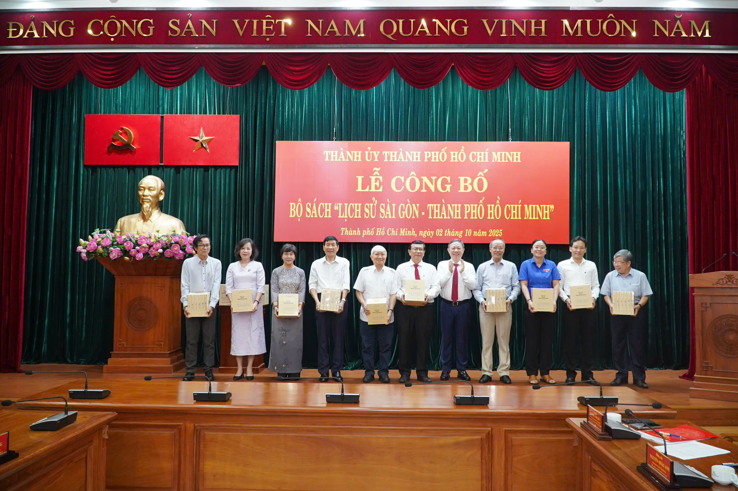 Ra mắt bộ sách “Lịch sử Sài Gòn - Thành phố Hồ Chí Minh”- Ảnh 2.