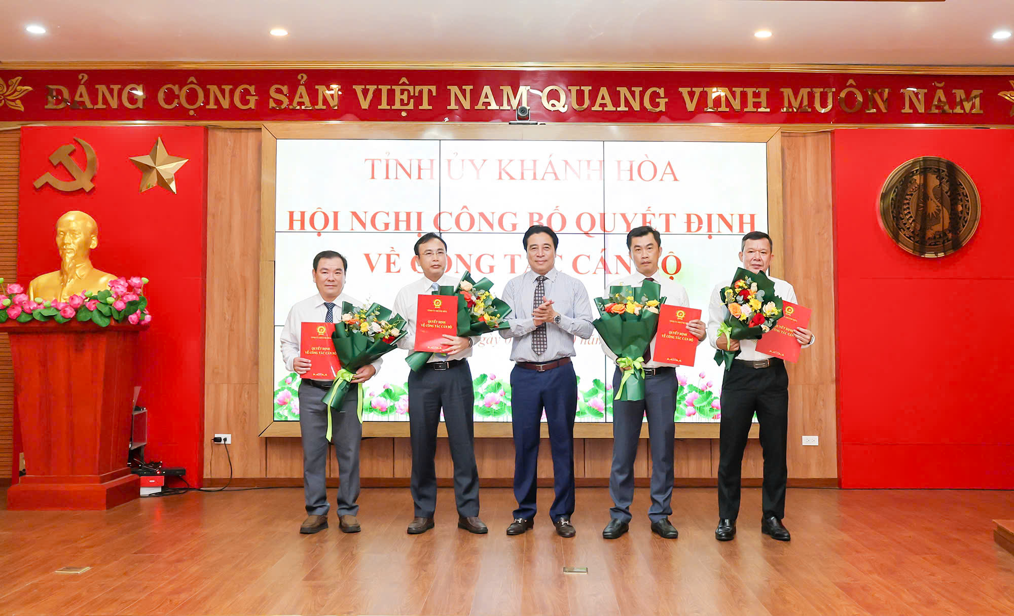 Kh&aacute;nh H&ograve;a điều động, chỉ định nhiều chức vụ quan trọng- Ảnh 1.