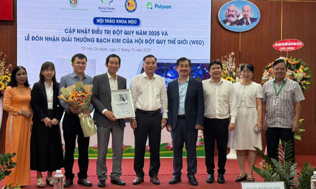 Ban đầu chỉ với 2 bác sĩ đến nay một đơn vị đột quỵ tại bệnh viện tuyến cơ sở đạt chuẩn bạch kim - Ảnh 1.