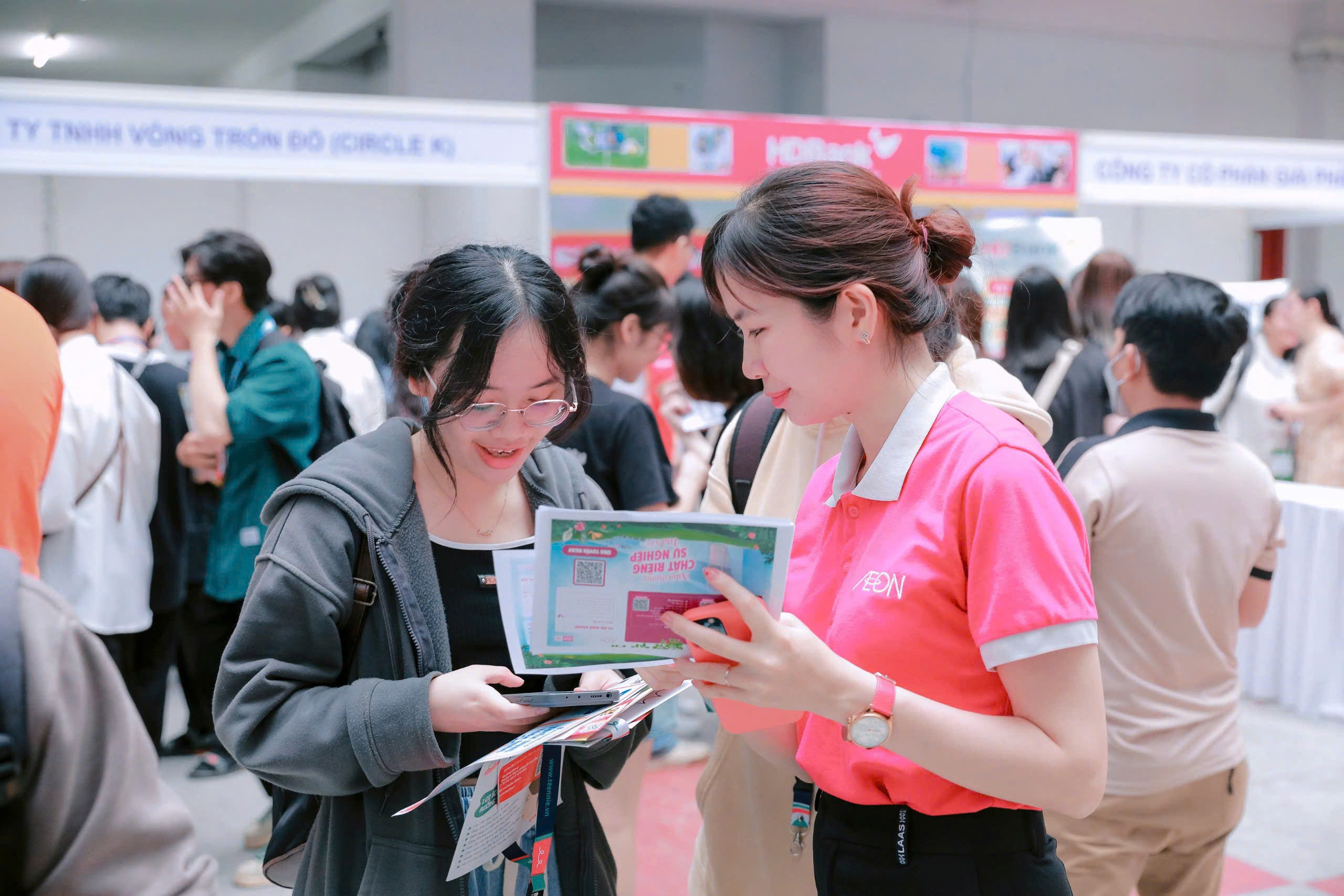Cơ hội "săn" nh&acirc;n lực chất lượng cao - Ảnh 1.