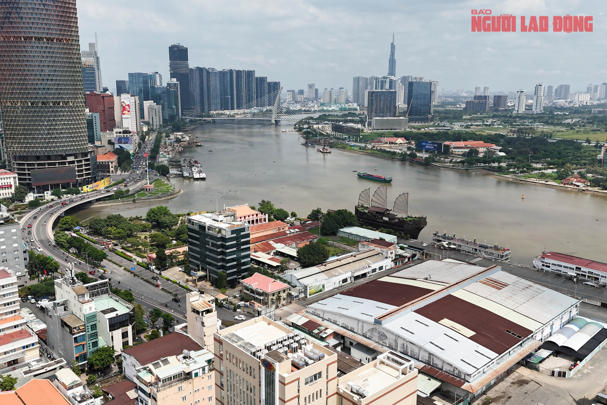 Ch&ugrave;m ảnh: Khu đất Bến Nh&agrave; Rồng, số 1 L&yacute; Th&aacute;i Tổ sẽ l&agrave;m kh&ocirc;ng gian văn h&oacute;a Hồ Ch&iacute; Minh v&agrave; c&ocirc;ng vi&ecirc;n - Ảnh 1.