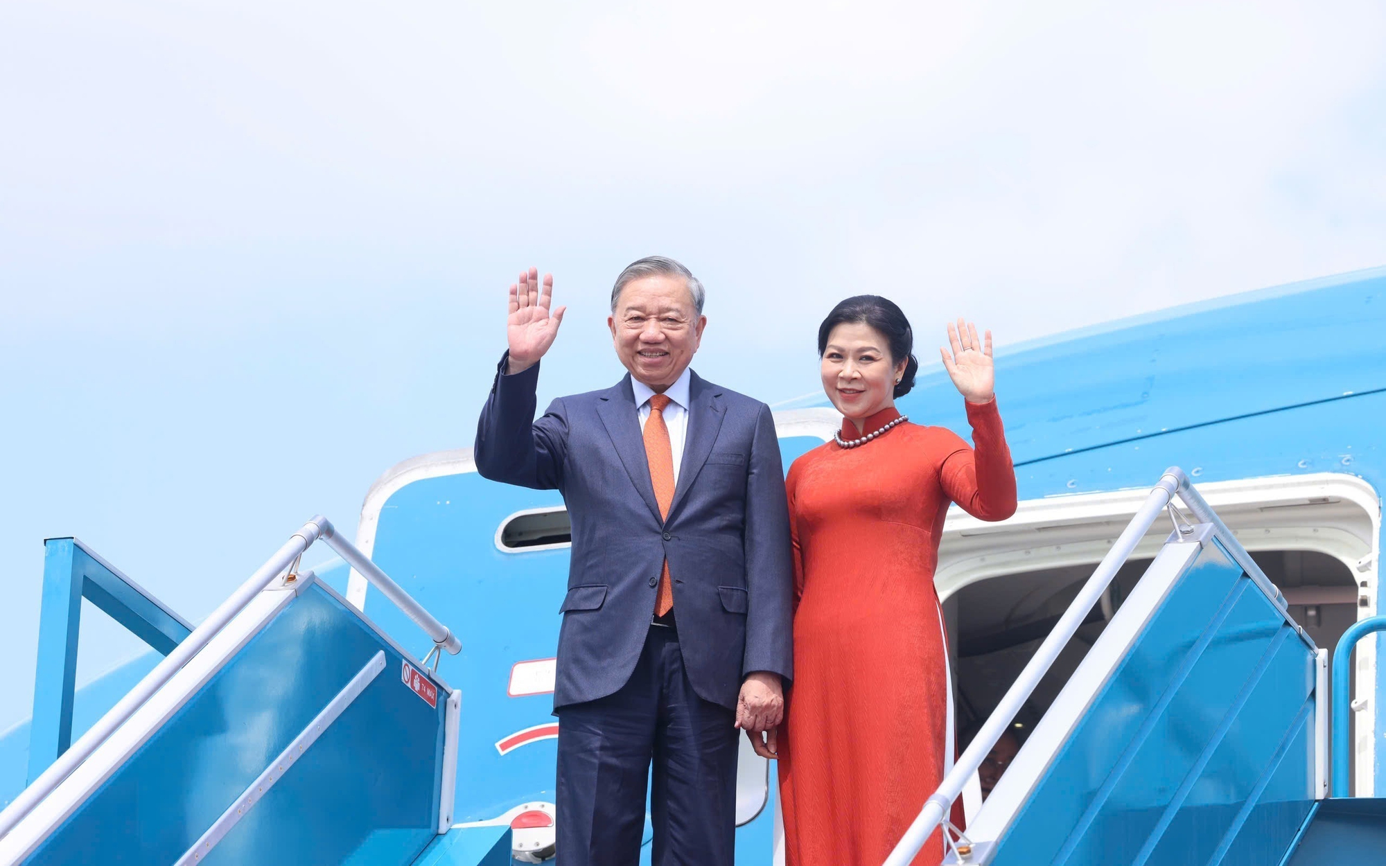 Tổng B&iacute; thư T&ocirc; L&acirc;m v&agrave; Phu nh&acirc;n tới Phần Lan - Ảnh 2.