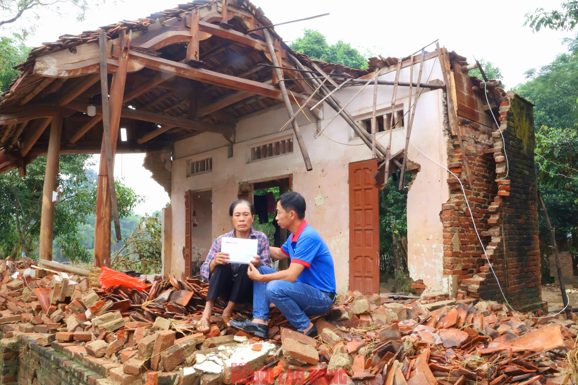 Khởi c&ocirc;ng x&acirc;y nh&agrave; cho b&agrave; Trương Thị Hoạt sau thi&ecirc;n tai lũ lụt tại Điềm thụy - Ảnh 1.