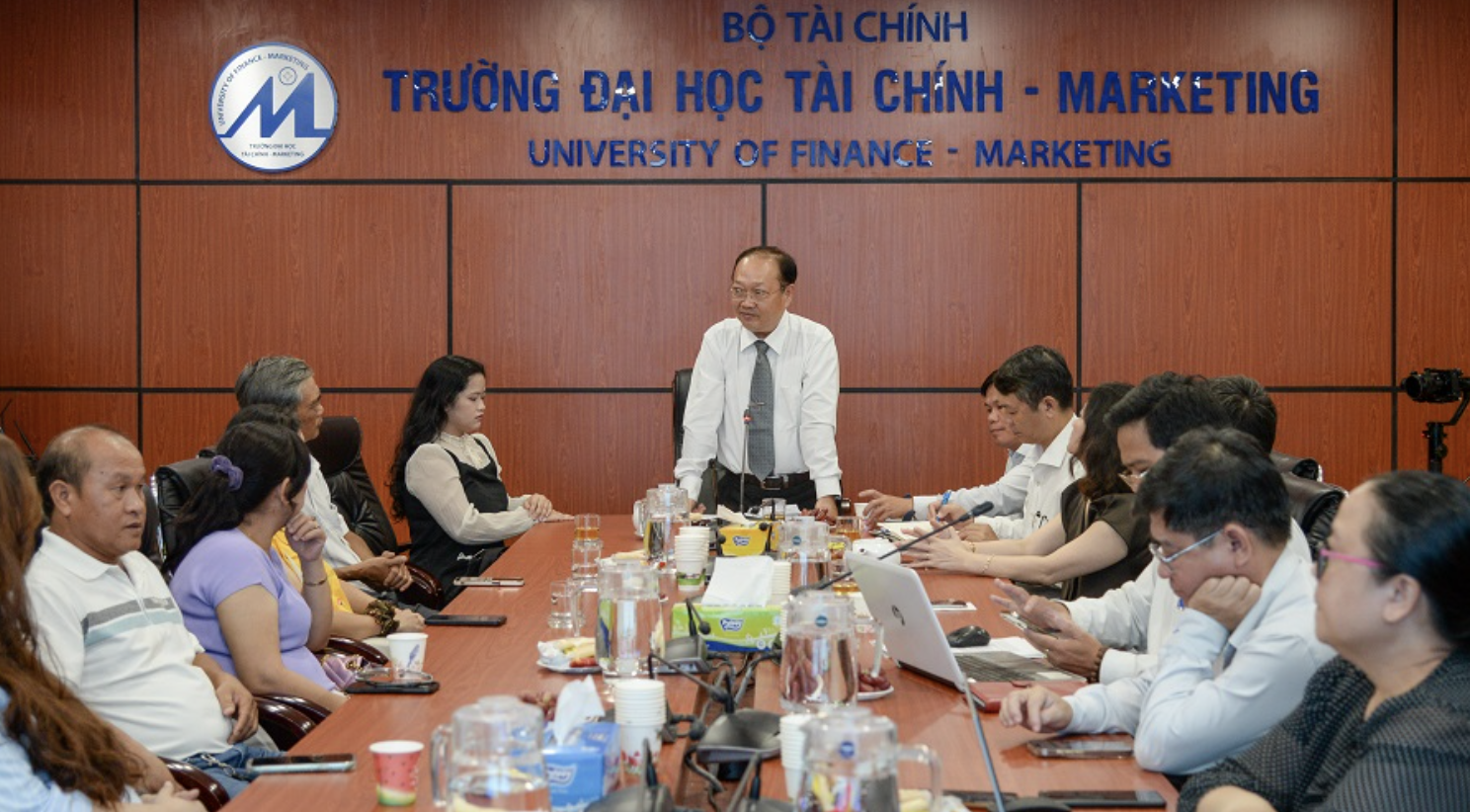 UFM tuyển dụng vi&ecirc;n chức l&agrave; sinh vi&ecirc;n tốt nghiệp thủ khoa - Ảnh 1.