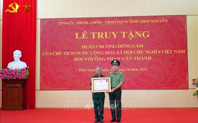 Truy tặng Huân chương Dũng cảm cho Tổ trưởng An ninh hy sinh khi cứu 3 cháu nhỏ