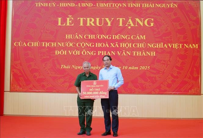Truy tặng Hu&acirc;n chương Dũng cảm cho &ocirc;ng Phan Văn Th&agrave;nh tại Th&aacute;i Nguy&ecirc;n - Ảnh 3.