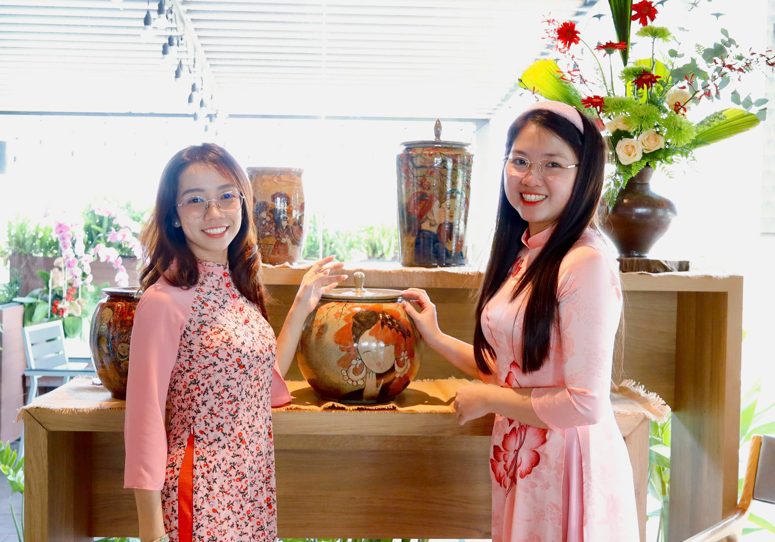 Trường đại học "chơi lớn", khánh thành phòng chăm sóc da cho viên chức nữ vào ngày 20-10 - Ảnh 3.