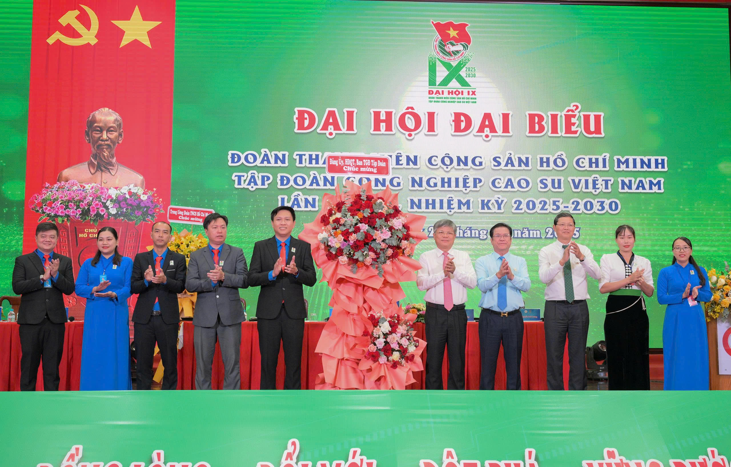 &Ocirc;ng Nguyễn Minh Th&ocirc;ng t&aacute;i đắc cử B&iacute; thư Đo&agrave;n thanh ni&ecirc;n VRG - Ảnh 6.