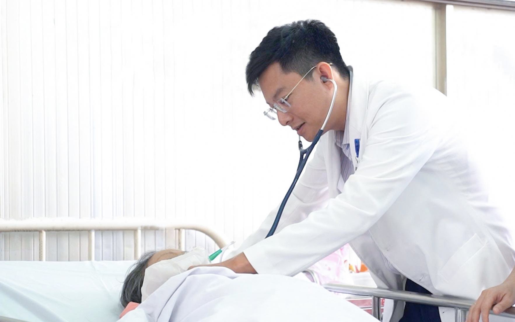 Người phụ nữ ở TP HCM bị "chết đuối trên cạn" được hàng xóm đưa đi cấp cứu kịp thời