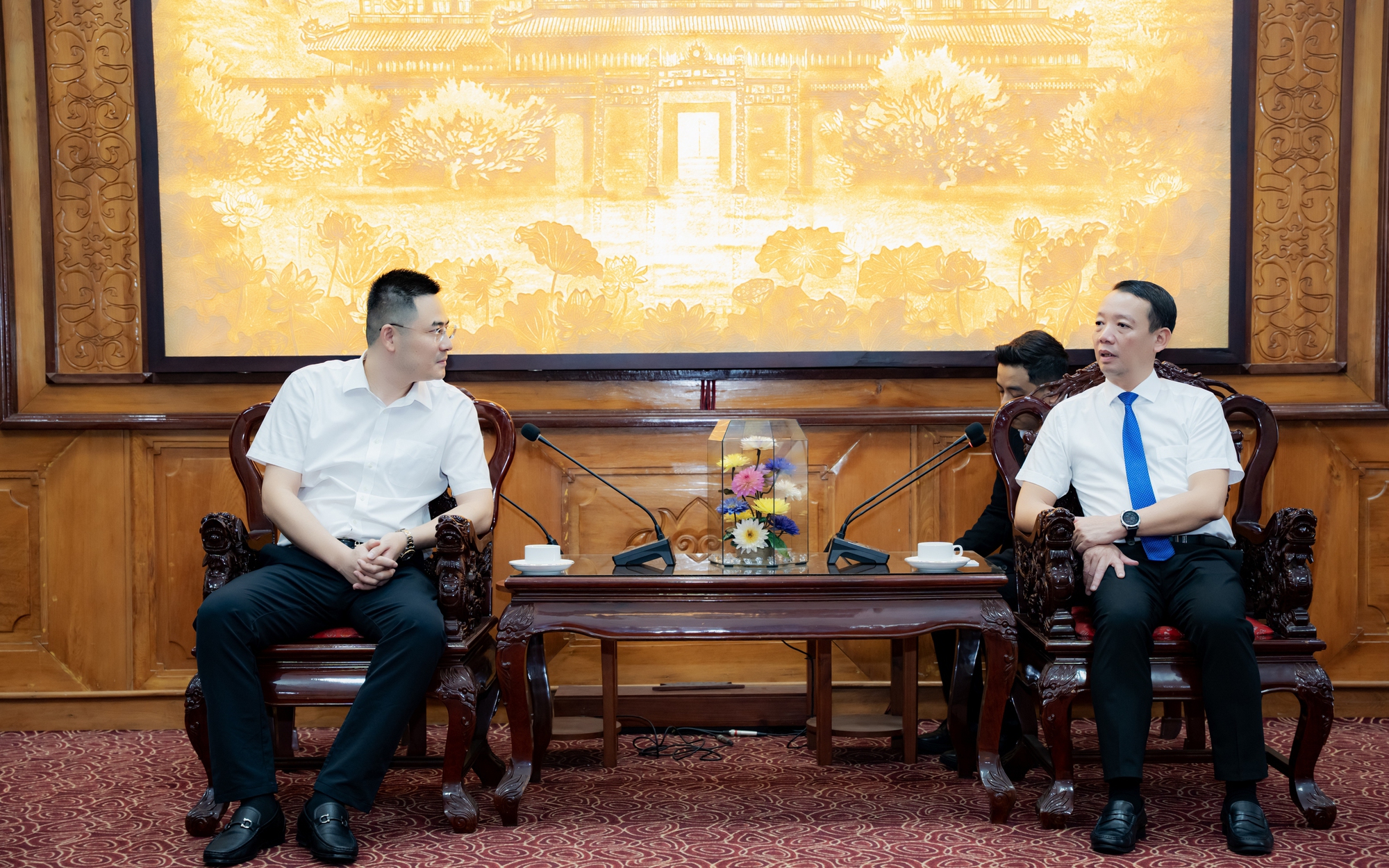 Tân Chủ tịch TP Huế bắt tay mở đường bay kết nối Trung Quốc