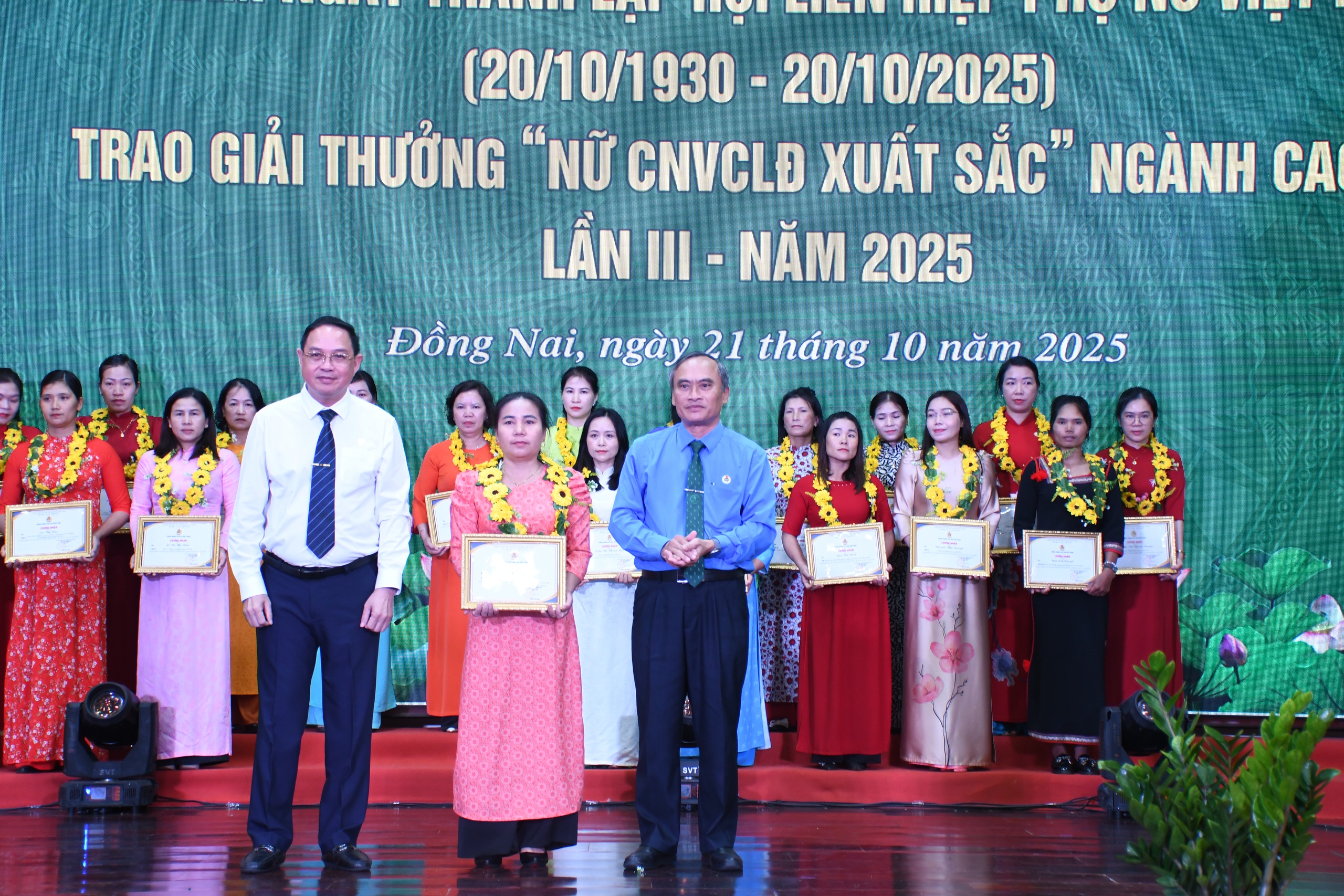 Tuy&ecirc;n dương 95 nữ c&ocirc;ng nh&acirc;n vi&ecirc;n chức lao động xuất sắc ng&agrave;nh cao su - Ảnh 5.