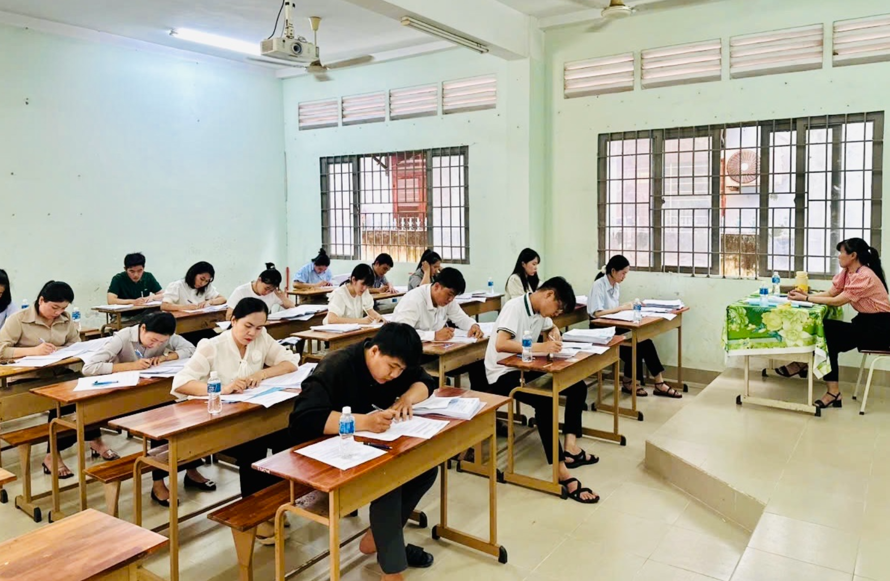Quy chế mới nhất về thi tuyển, x&eacute;t tuyển c&ocirc;ng chức, &aacute;p dụng từ 10-12-2025 - Ảnh 1.