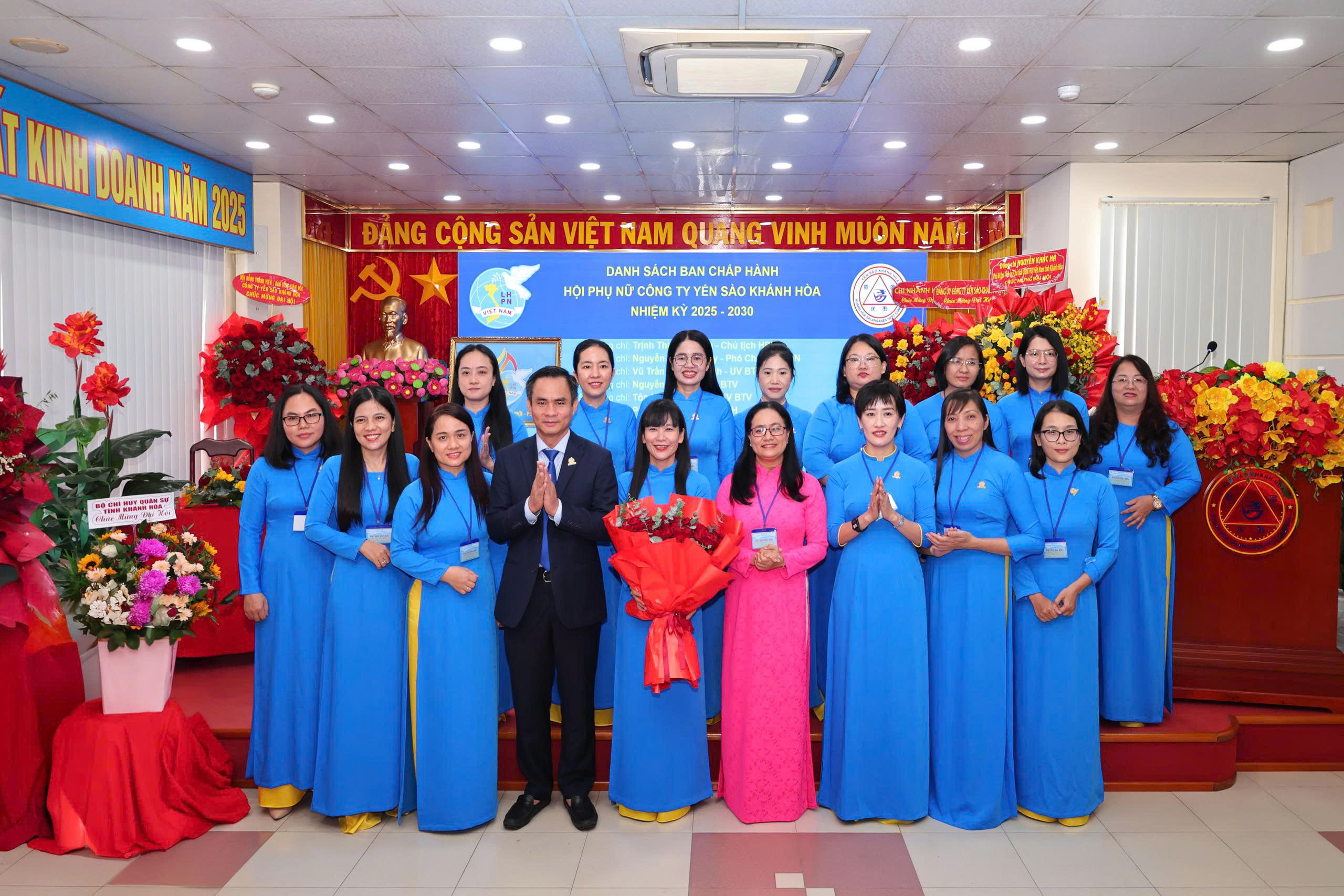 Phụ nữ Yến Sào Khánh Hòa: Đoàn kết, trí tuệ, đổi mới, sáng tạo, phát triển bền vững - Ảnh 2.