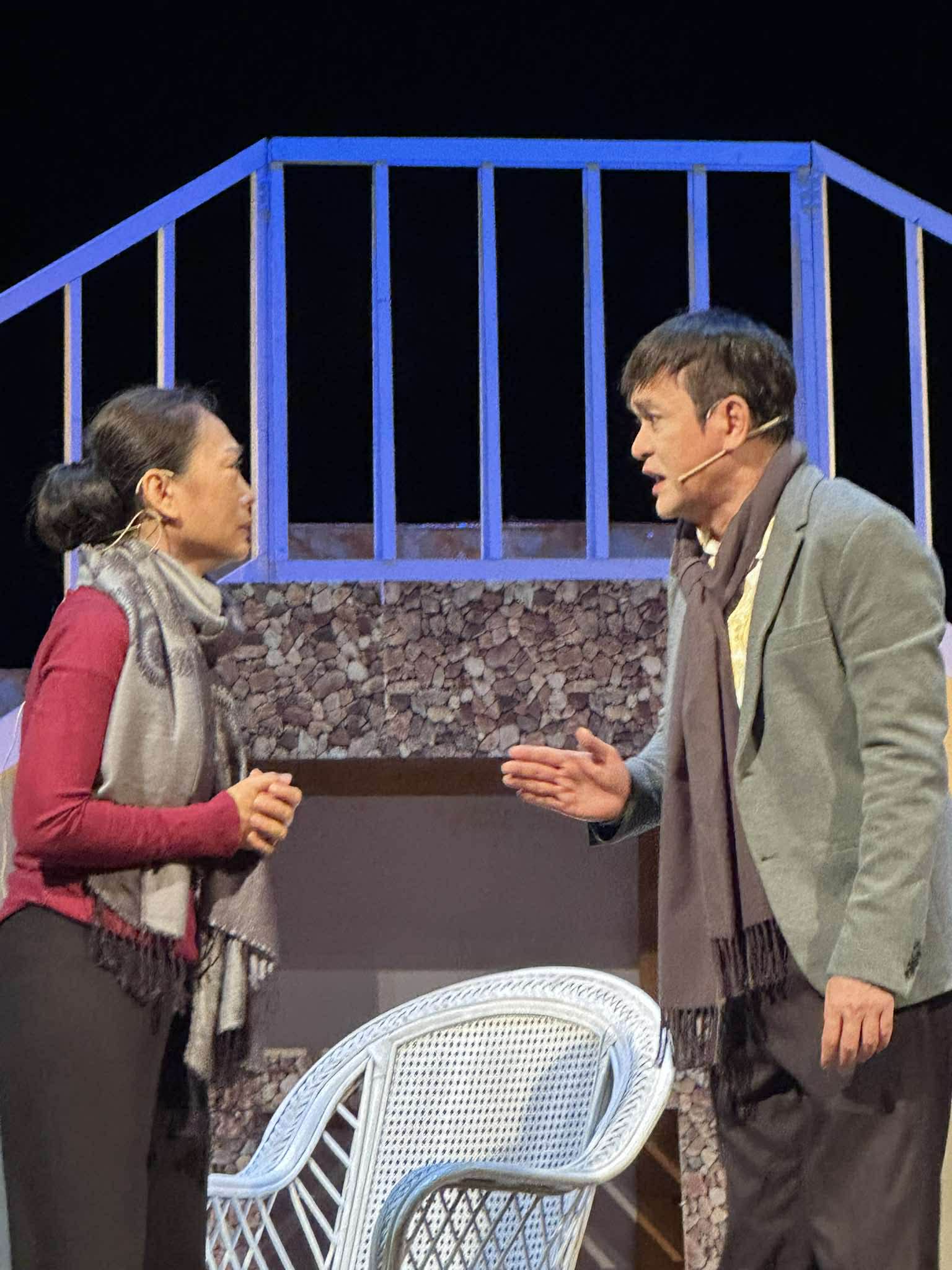 Quốc Thảo, Hữu Nghĩa, Quỳnh Hương yểm trợ diễn viên trẻ tỏa sáng trong vở "Oán Linh Nhi" - Ảnh 3.