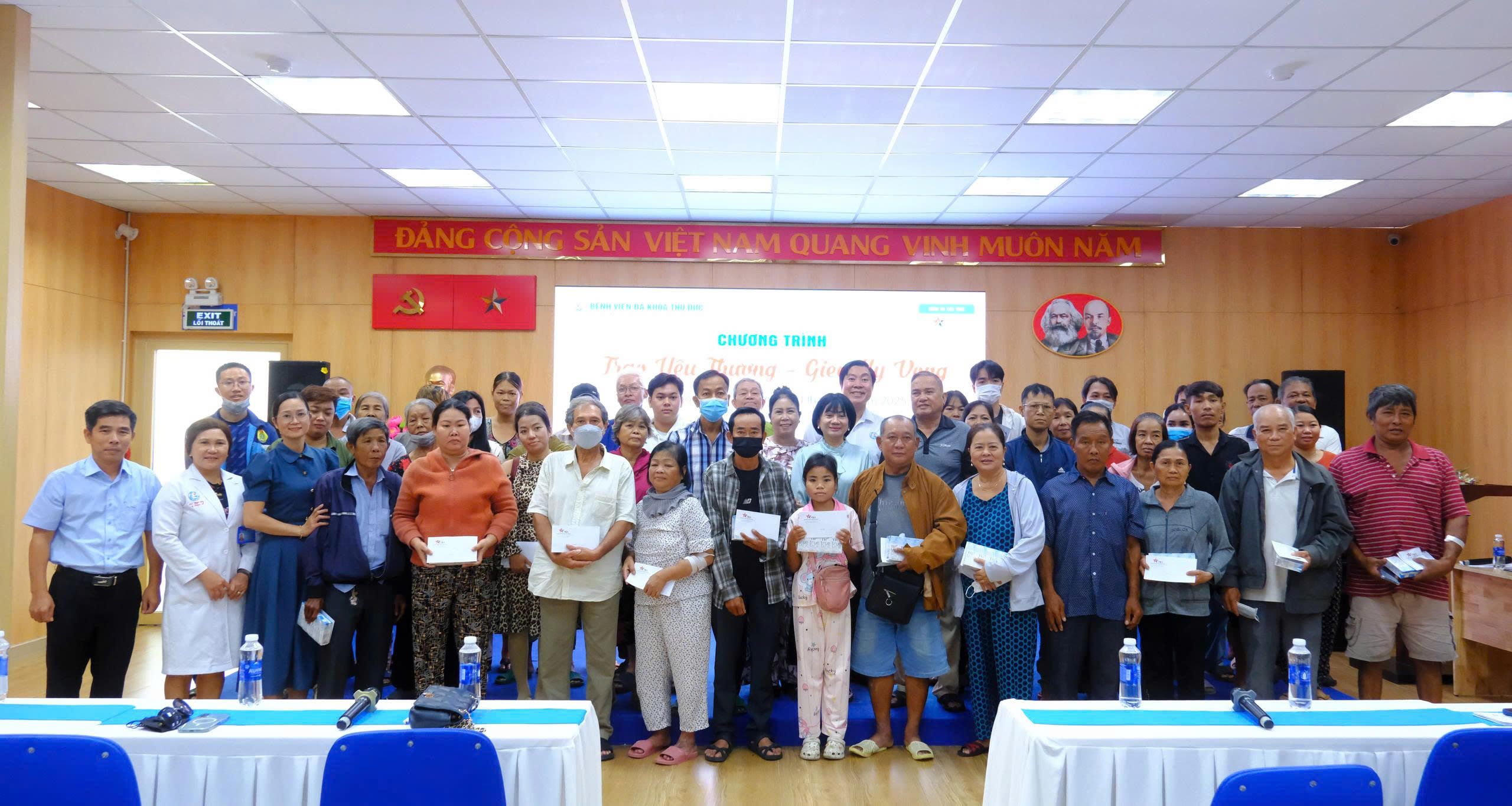 Hành động đẹp đầy xúc động tại Bệnh viện Đa khoa Thủ Đức - Ảnh 2.