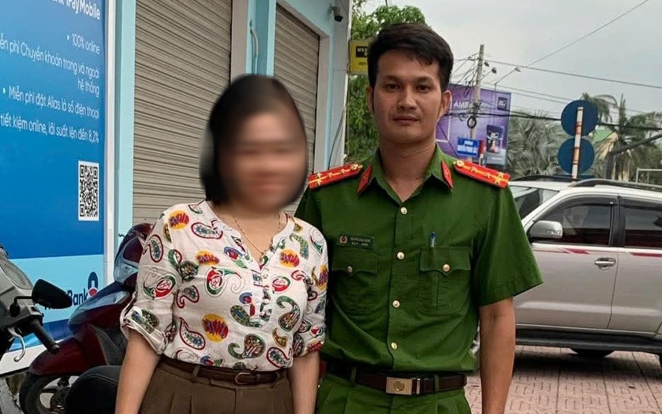 Đại úy công an trả lại 500 triệu đồng cho người phụ nữ chuyển khoản nhầm