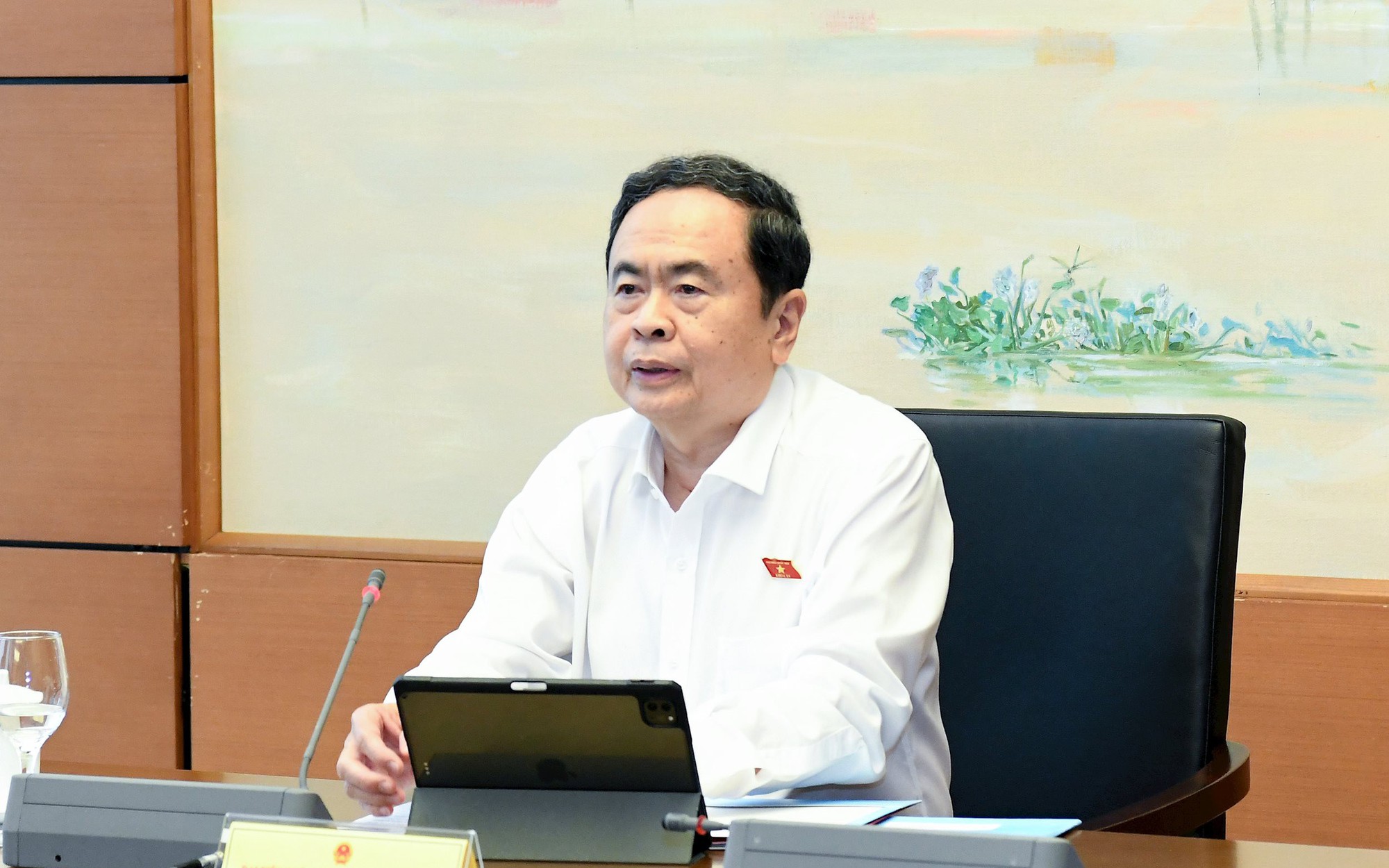 Quốc hội thảo luận về kinh tế - x&atilde; hội, m&ocirc;i trường - Ảnh 2.
