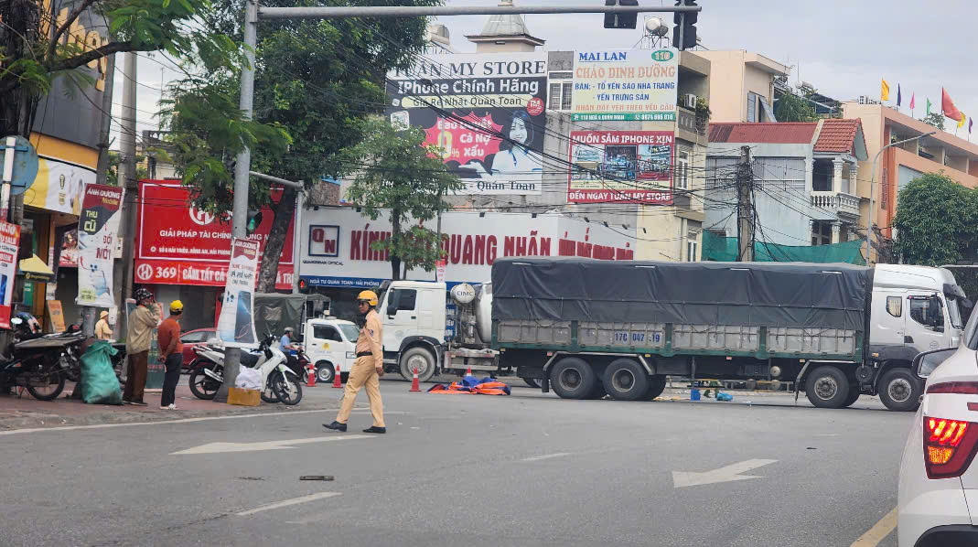 Tai nạn giao th&ocirc;ng thương t&acirc;m tại TP Hải Ph&ograve;ng khiến 2 anh em ruột thương vong - Ảnh 2.