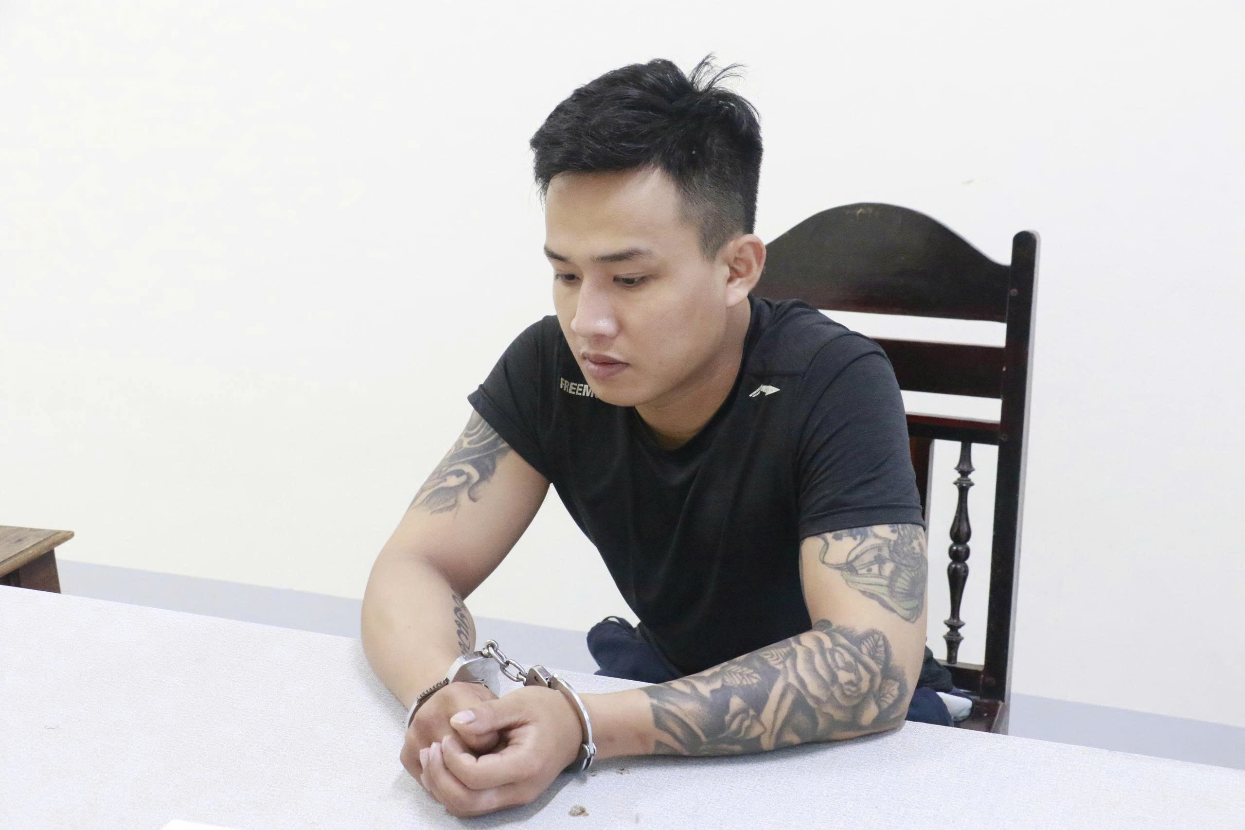 Nam thanh ni&ecirc;n &ldquo;điển trai&rdquo; v&agrave; những phi vụ trộm k&eacute;t sắt lấy v&agrave;ng, tiền - Ảnh 1.