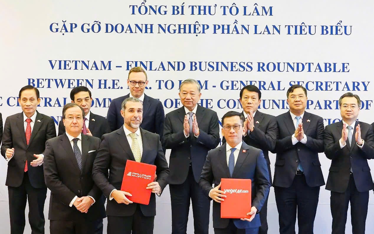 Tổng Bí thư Tô Lâm chứng kiến Vietjet ký thỏa thuận hợp tác với học viện hàng không Airways Aviation
