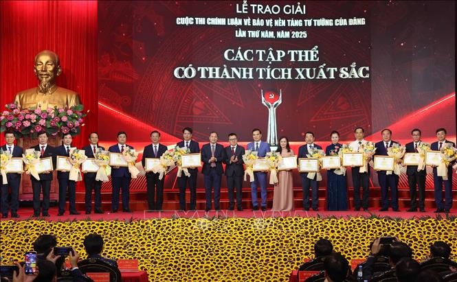 Trao giải Cuộc thi chính luận bảo vệ nền tảng tư tưởng của Đảng lần thứ 5, năm 2025 - Ảnh 4.
