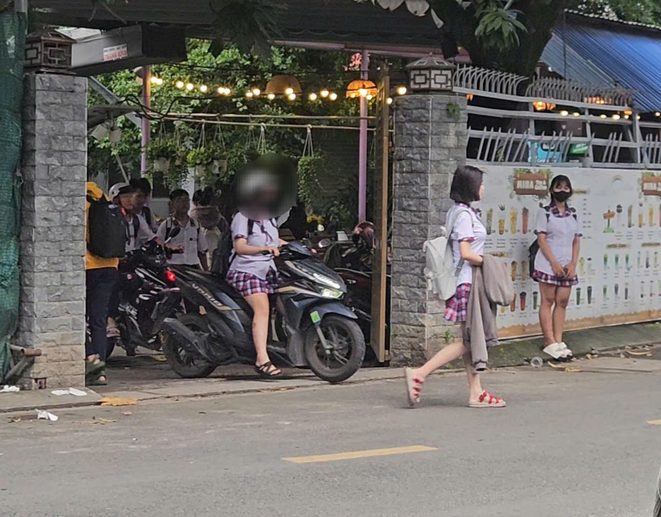 Vẫn c&ograve;n nhiều trường hợp vi phạm giao th&ocirc;ng tại trung t&acirc;m GDNN- GDTX - Ảnh 1.