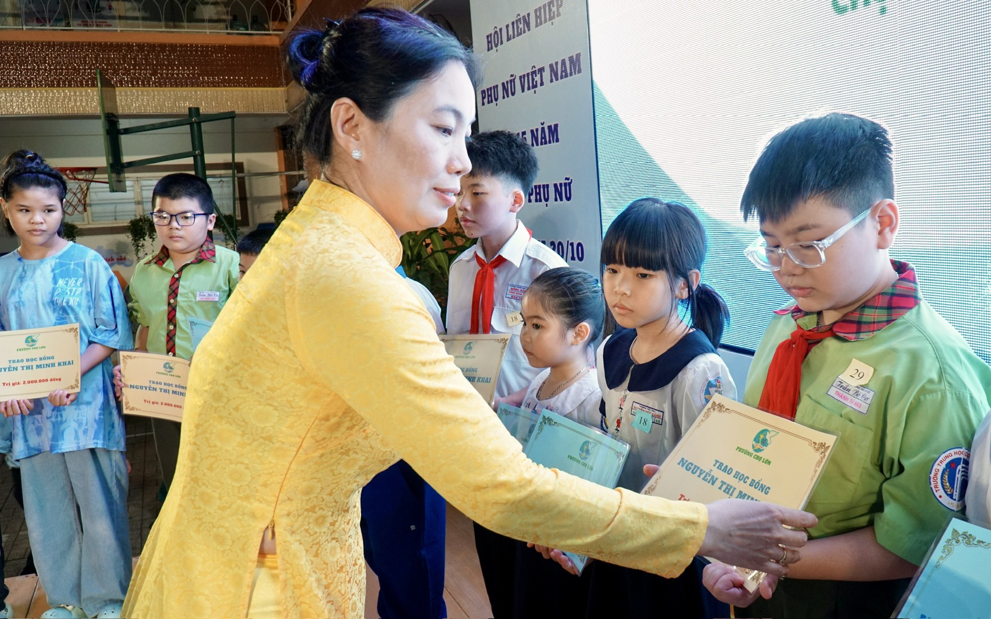 Ý nghĩa ngày hội "Thành phố Nghĩa tình – Kết nối yêu thương" phường Chợ Lớn