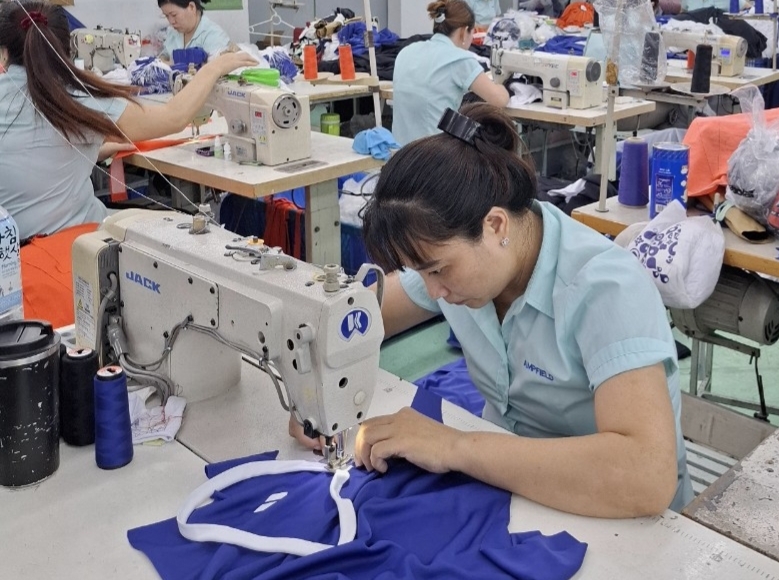 Tăng lương để giữ ch&acirc;n người lao động - Ảnh 1.