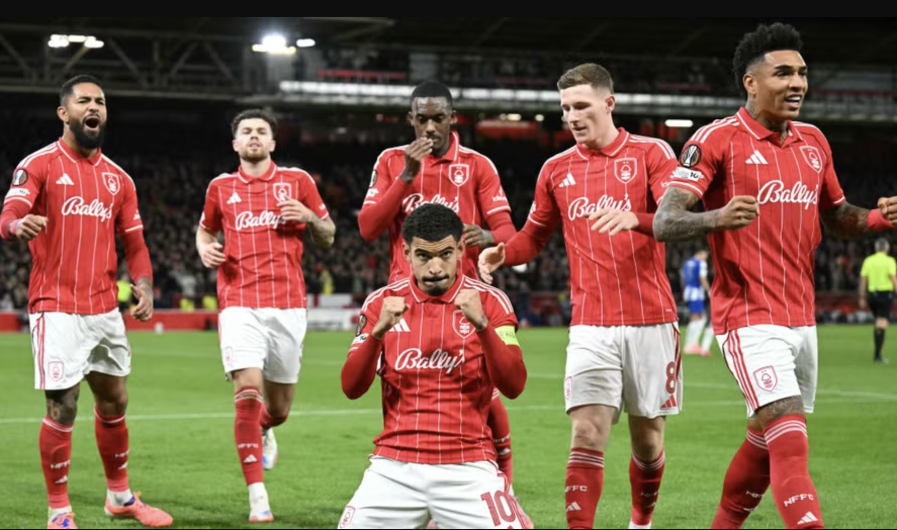 Nottingham Forest quật ngã Porto, "hồi sinh" cùng tướng mới - Ảnh 2.