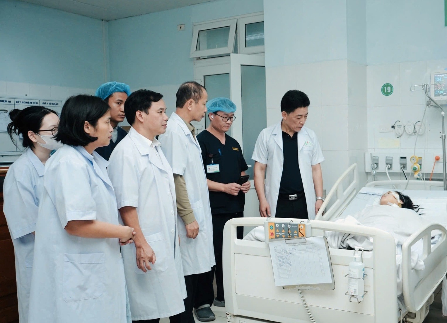 Thông tin mới vụ cầm dao đâm 7 người bị thương trong bệnh viện - Ảnh 1.