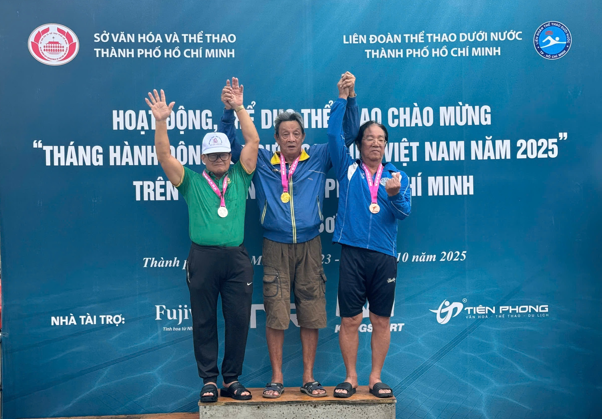 C&aacute;c cụ &ocirc;ng, cụ b&agrave; h&aacute;o hức dự Giải bơi Người cao tuổi TP HCM 2025 - Ảnh 4.
