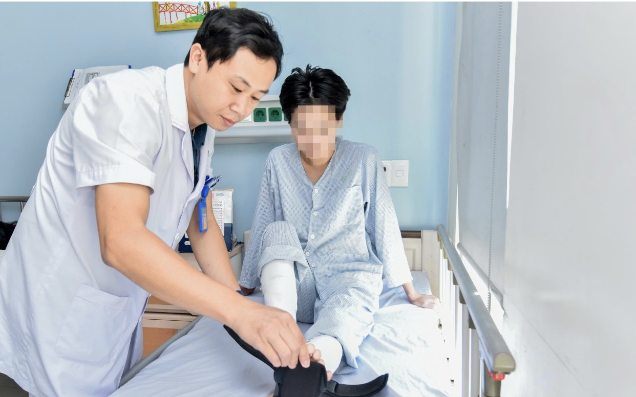 Bệnh viện Quân y 175 sử dụng kỹ thuật đỉnh cao phẫu thuật cho bệnh nhân trẻ