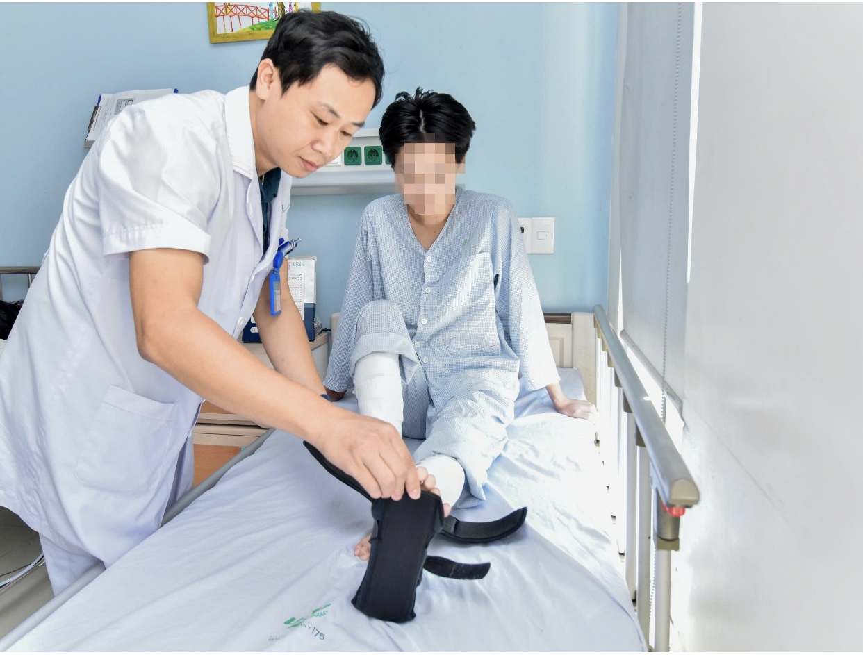 Bệnh viện Qu&acirc;n y 175 sử dụng kỹ thuật đỉnh cao phẫu thuật cho bệnh nh&acirc;n trẻ - Ảnh 1.