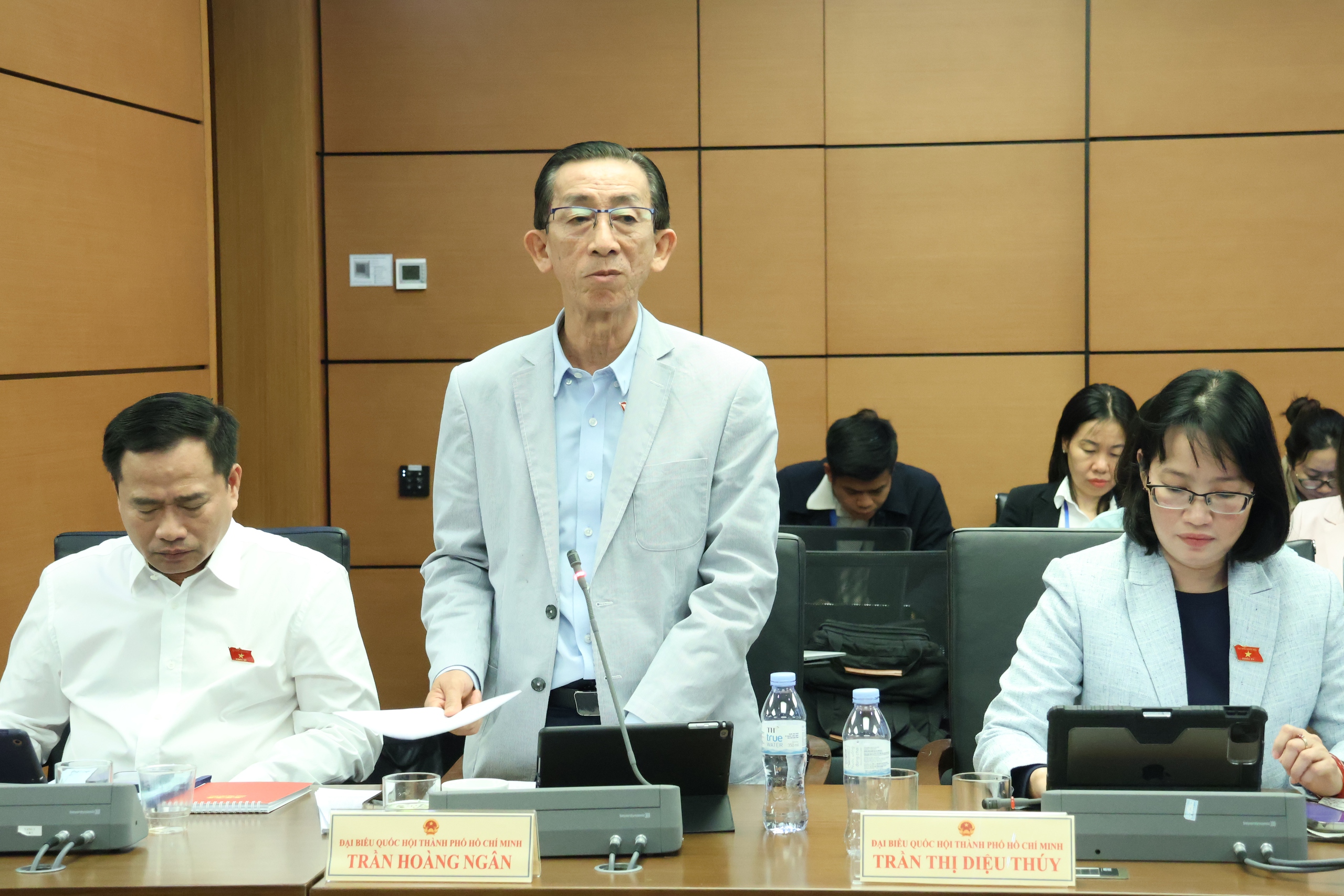 Đại biểu Quốc hội Trần Hoàng Ngân đề nghị nâng mức chi trả bảo hiểm tiền gửi - Ảnh 1.