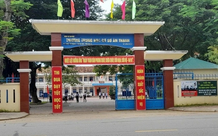 Diễn biến mới vụ học sinh đang học bị phó hiệu trưởng gọi ra… quét rác giữa trời nắng
