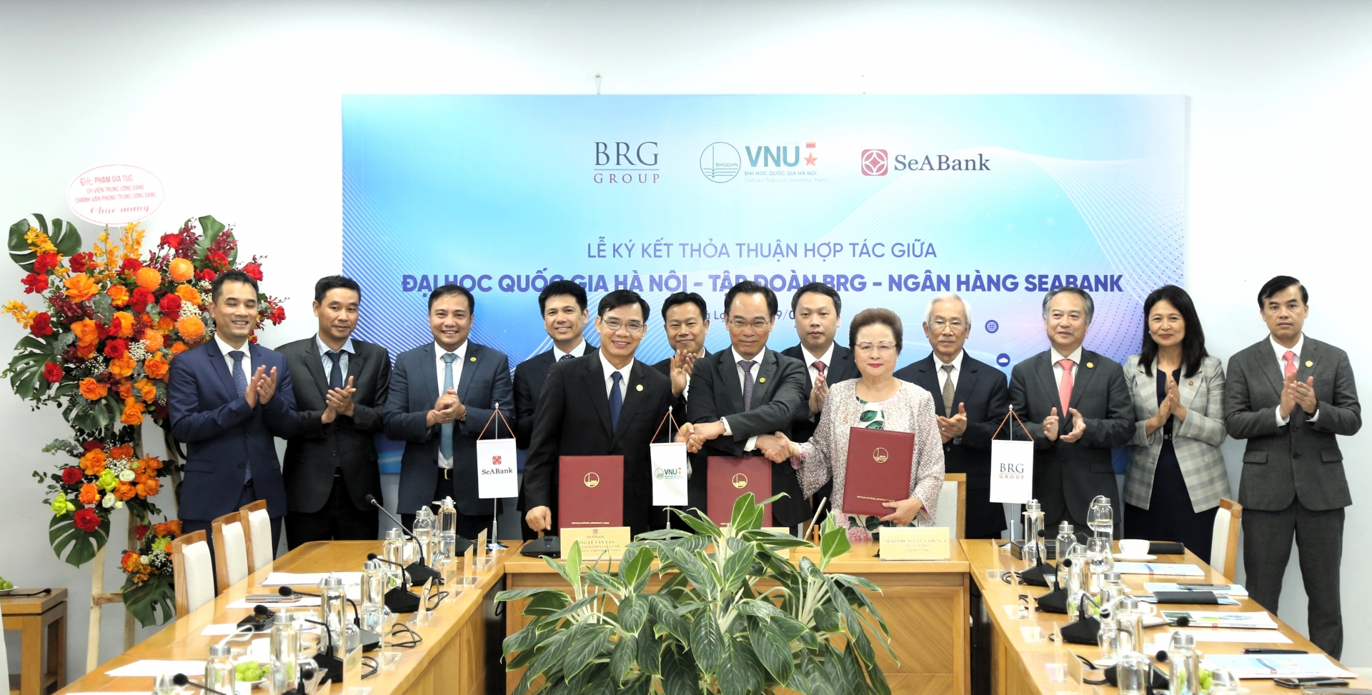BRG v&agrave; SeABank hợp t&aacute;c ph&aacute;t triển KHCN, đổi mới s&aacute;ng tạo v&agrave; chuyển giao tri thức với ĐH Quốc gia H&agrave; Nội - Ảnh 1.